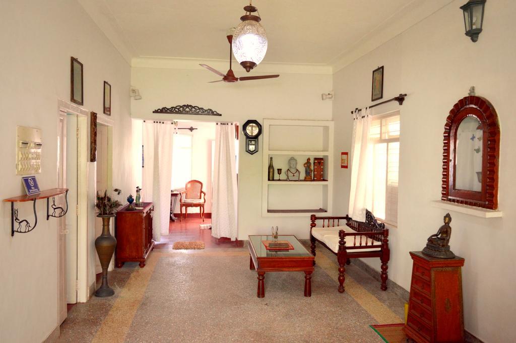 فندق بونديتْشيريفي  La Maison Blanche المظهر الخارجي الصورة