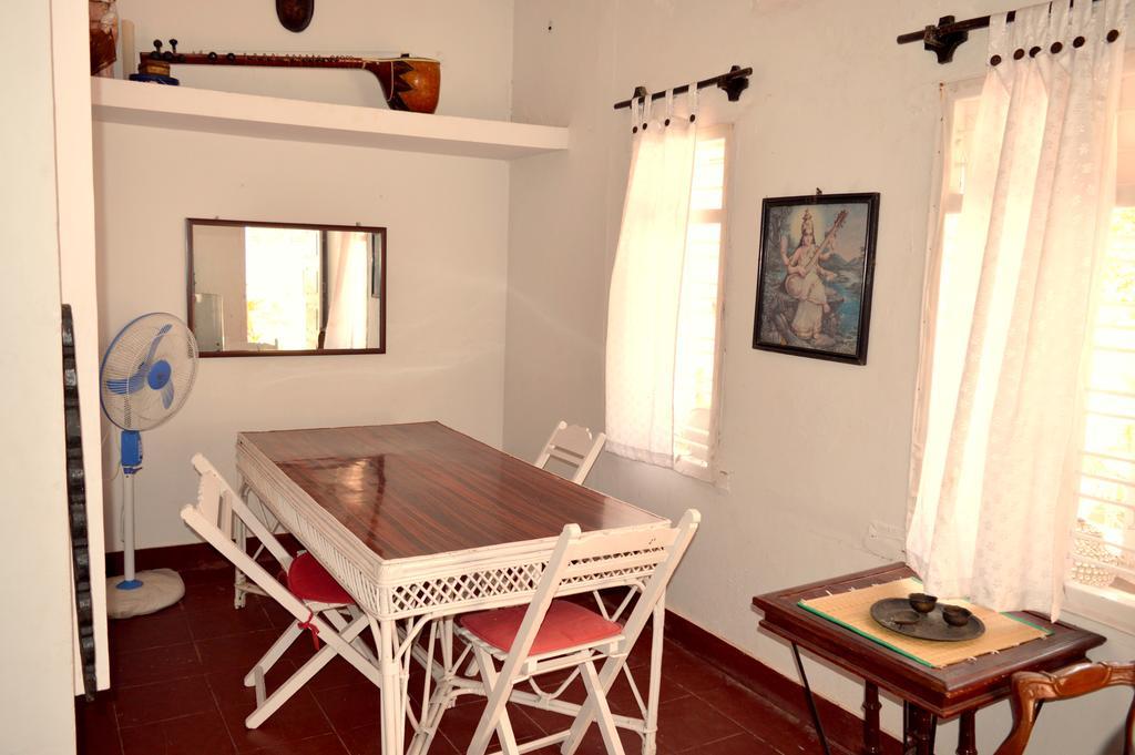 فندق بونديتْشيريفي  La Maison Blanche المظهر الخارجي الصورة