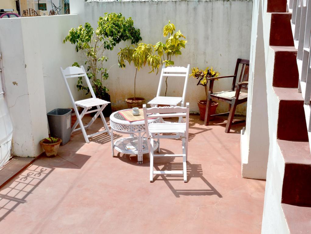 فندق بونديتْشيريفي  La Maison Blanche المظهر الخارجي الصورة