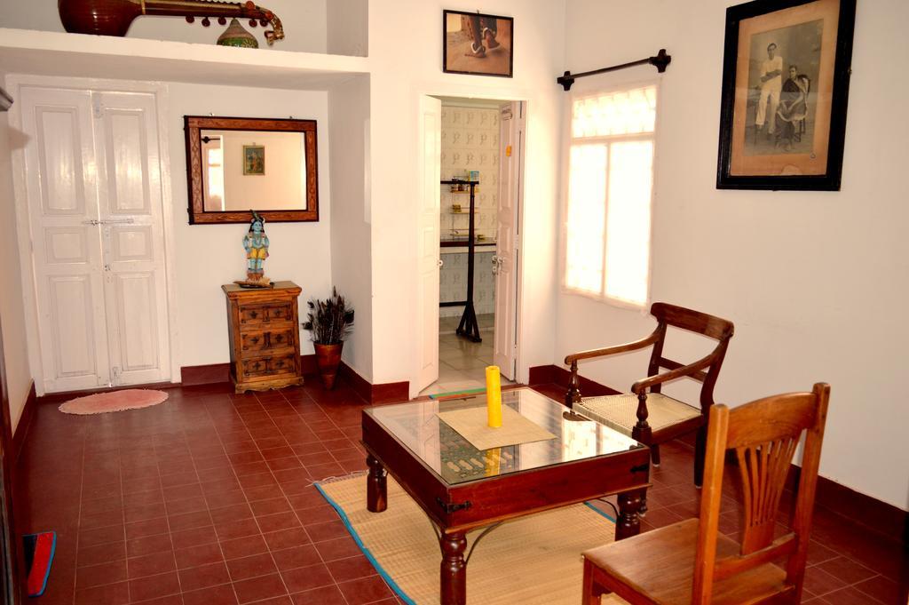 فندق بونديتْشيريفي  La Maison Blanche المظهر الخارجي الصورة